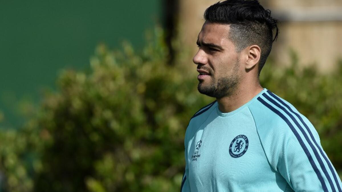 المهاجم الكولومبي راداميل فالكاو (تشلسي): من 55 مليون يورو إلى 22 مليوناً