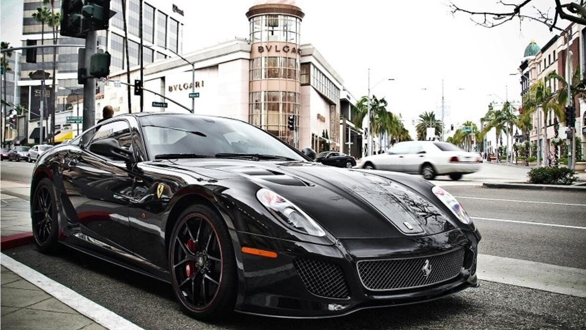 8- المهاجم الإيطالي فرانشيسكو توتي: فيراري 599 جي تي أو وسعرها 342 ألف جنيه استرليني