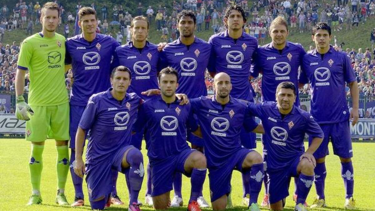 فيورنتينا الإيطالي: قدم الفيولا موسماً متميزاً وبات ينافس على المراكز الأولى في السيري آ عقب تعاقده مع نجوم مميزين مثل جيوسيبي روسي وماريو غوميز وماسيمو أمبروسيني.