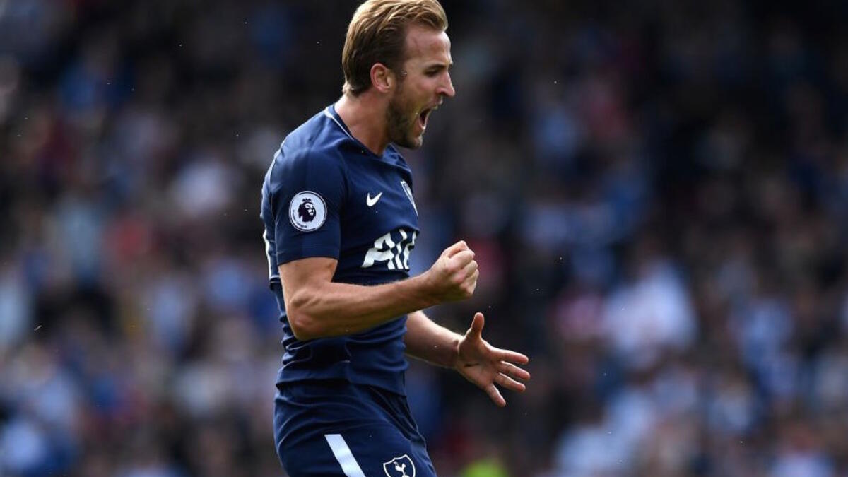 المركز السابع: إنجلترا بـ 37 لاعباً.