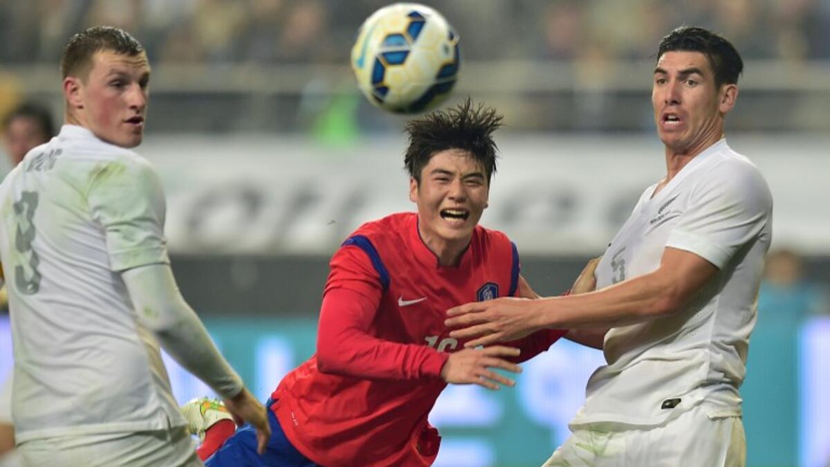 الكوري كي سونغ يونغ: قاد سيلتك للفوز بكأس اسكتلندا، قبل أن ينتقل لسوانزي مقابل 8.2 مليون يورو. وقاده أيضاً للفوز بكأس رابطة الأندية الإنجليزية المحترفة، أعير بعدها لسندرلاند، وساعده في الوصول لنهائي الكأس، وضمان البقاء بالدوري الممتاز، قبل أن يعود لسوانزي.