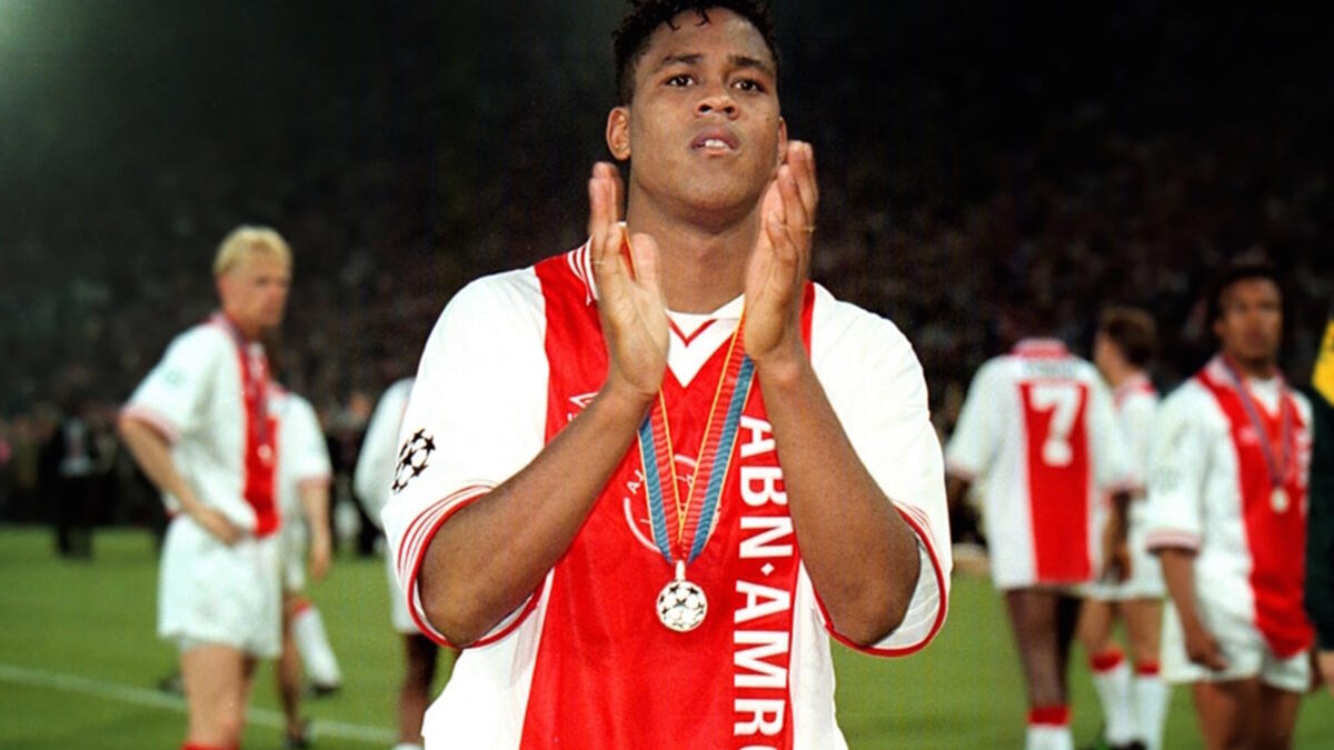 المركز الخامس: المهاجم الهولندي باتريك كلايفرت الذي كان يلعب في صفوف أياكس امستردام عام 1995 ببلوغه 19 عاماً و4 أشهر.