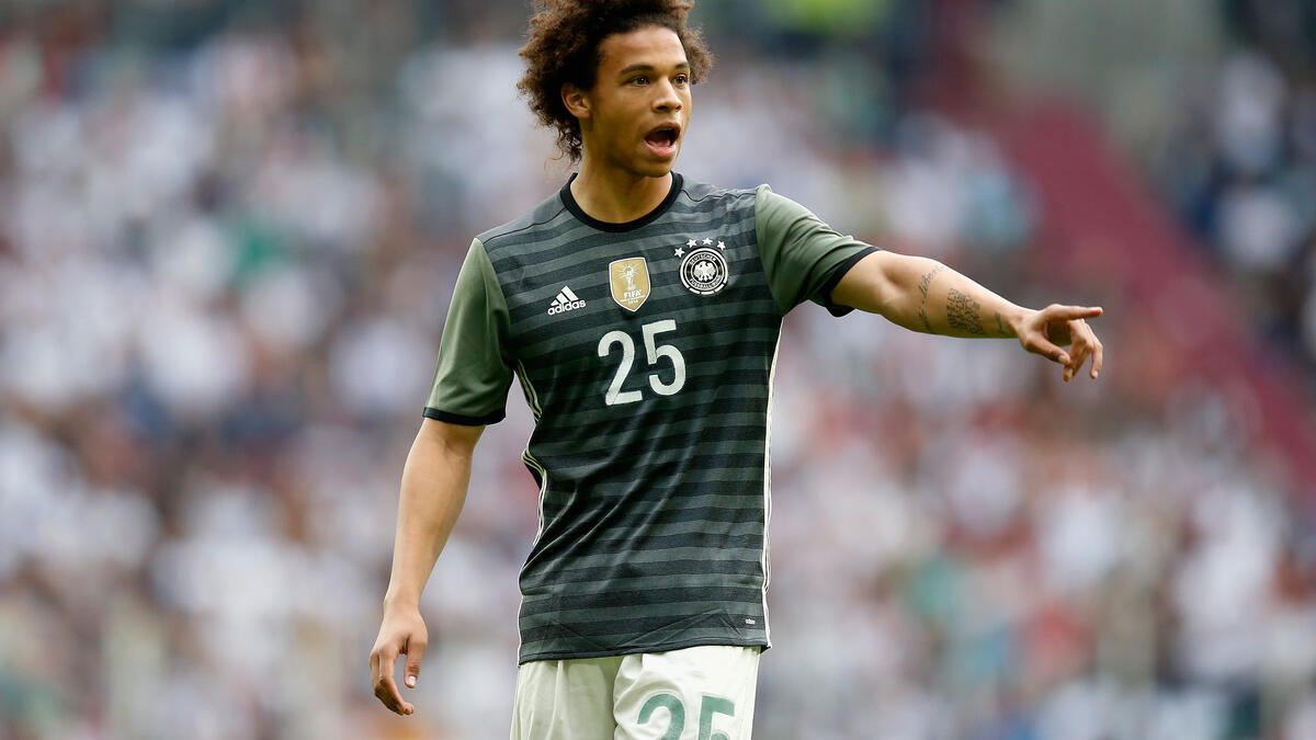 5- الجناح الأيمن الألماني ليروي سانيه: من شالكه إلى مانشستر سيتي مقابل 50 مليون يورو