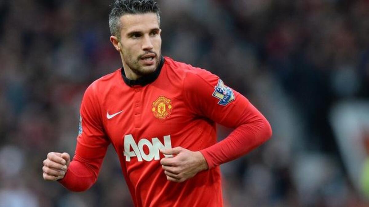 المركز الرابع: قميص المهاجم الهولندي روبن فان بيرسي (مانشستر يونايتد): تفوق روبنهود على زميله روني في مبيعات القمصان بعد تتويجه بلقب هداف الدوري الإنجليزي الممتاز الموسم الماضي مع الشياطين الحمر عن جدارة واستحقاق.