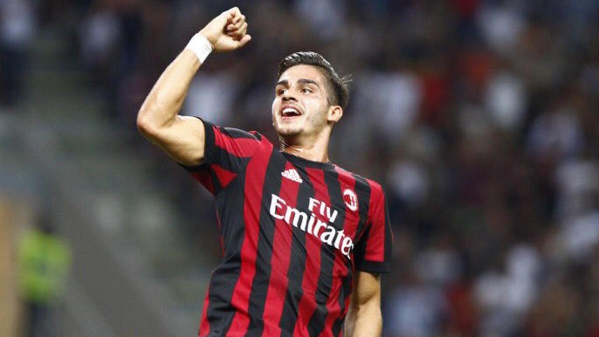 المهاجم البرتغالي أندريه سيلفا: من بورتو إلى ميلان مقابل 38 مليون يورو.