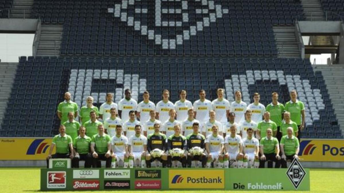 بوروسيا مونشنغلادباخ الألماني: ارتقى إلى المركز الثالث على سلم البوندسليغا رغم عدم احتواء صفوفه على نجوم متميزين، وقرب رحيل حارسه مارك أندريه تير شتيغن.