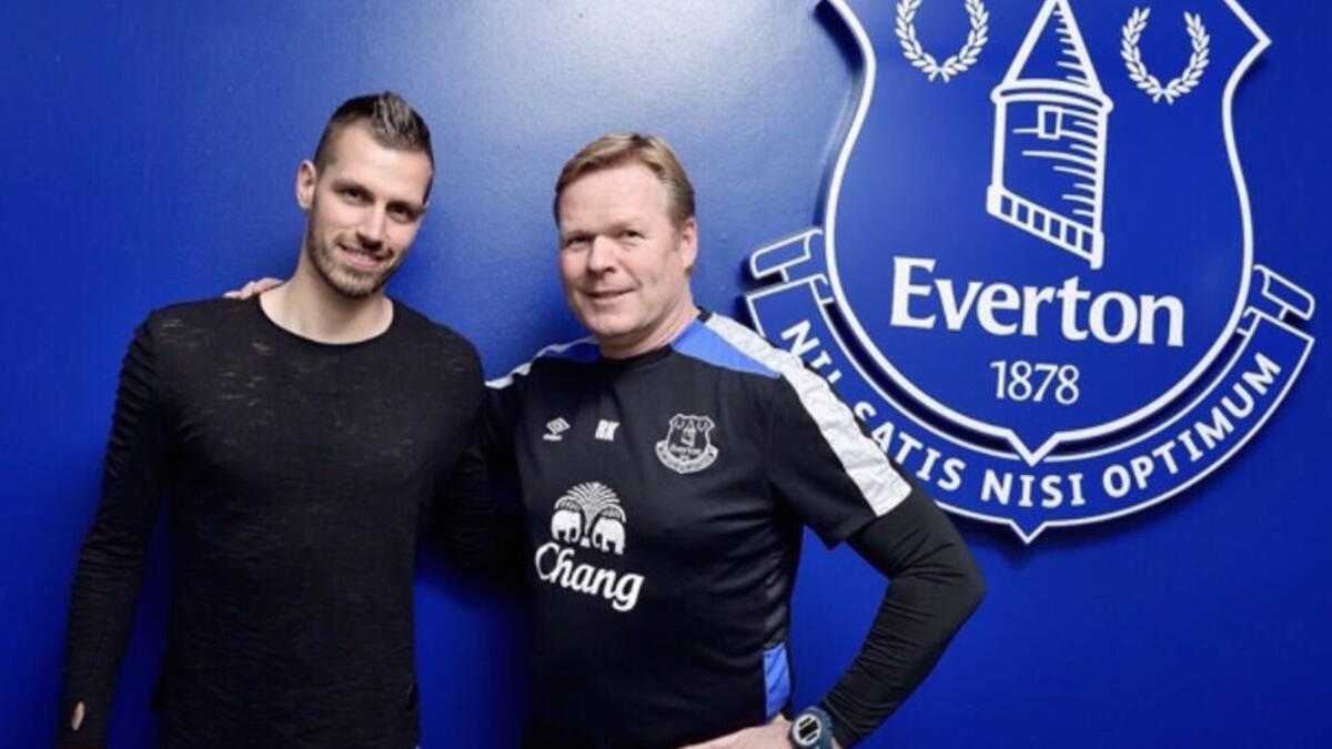 المركز الرابع: لاعب الوسط الفرنسي مورغان شنايدرلين - من مانشستر يونايتد إلى إيفرتون مقابل حوالي 26 مليون يورو.