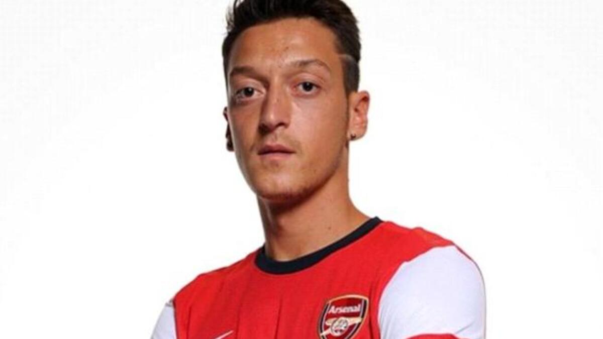 الألماني مسعود أوزيل صانع ألعاب آرسنال