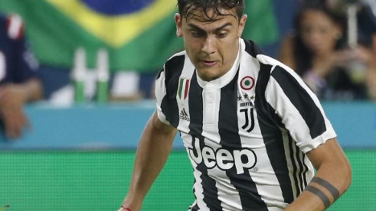 المركز الثالث: المهاجم الأرجنتيني باولو ديبالا (يوفنتوس) ويتقاضى 7 ملايين يورو سنوياً.