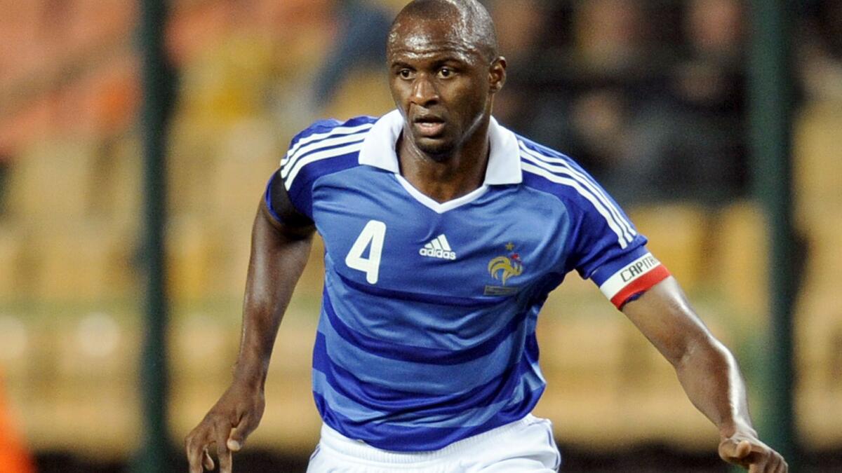 لاعب الوسط الفرنسي باتريك فييرا: مثل منتخب الديوك رغم ولادته في السنغال