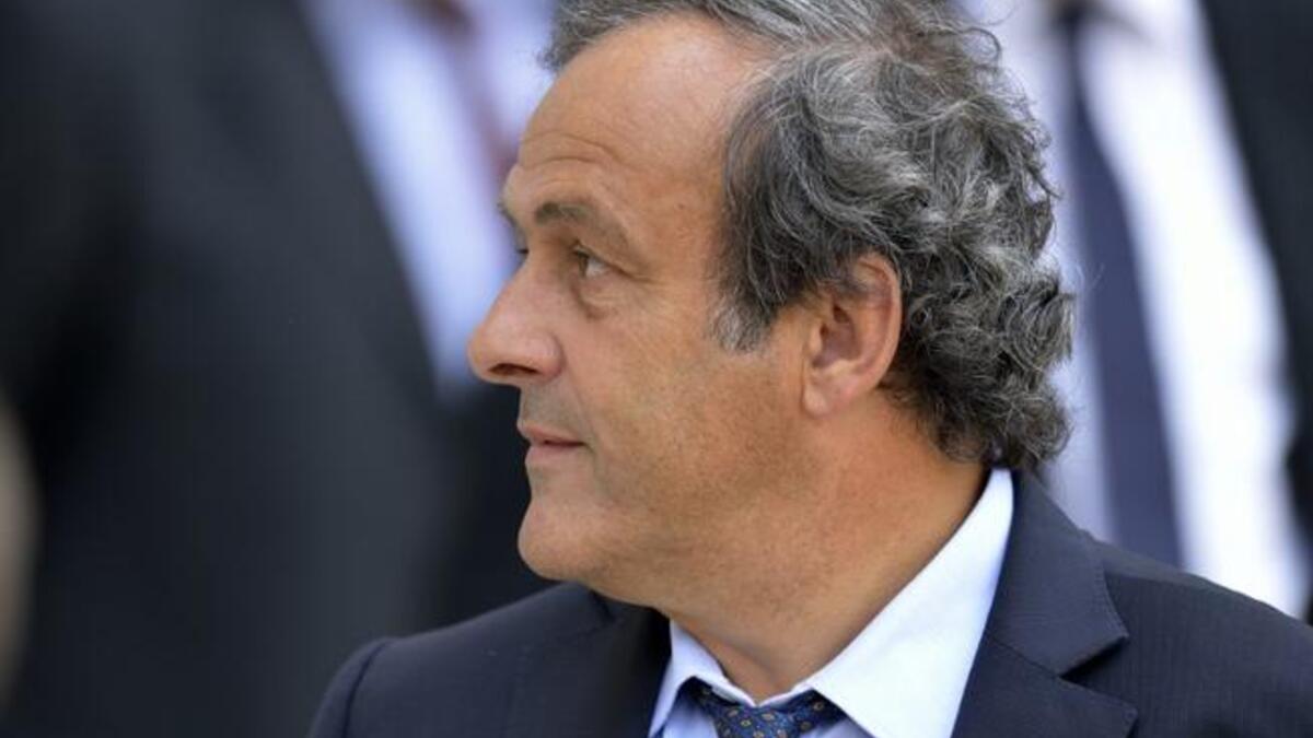 ميشيل بلاتيني: رئيس الاتحاد الأوروبي لكرة القدم (يويفا) الموقوف عن العمل بسبب دفعة مالية بقيمة مليوني دولار من رئيس فيفا السابق جوزيف بلاتر، طلب خدمات مكتب موساك فونسيكا لمساعدته في إدارة شركة أوفشور أسسها في باناما عام 2007.