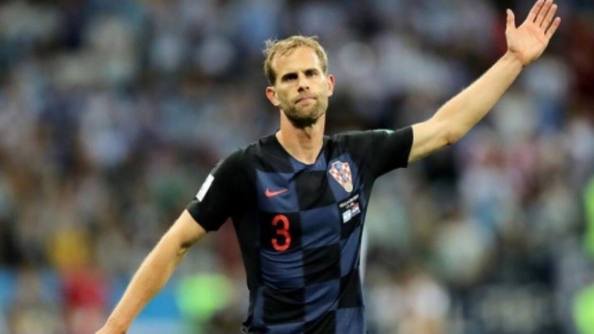 الظهير الأيسر: الكرواتي إيفان سترينيتش