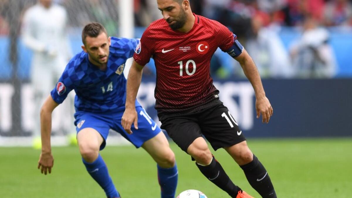 لاعب الوسط التركي آردا توران