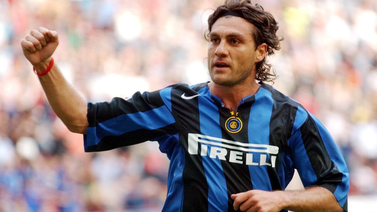 المركز السادس: المهاجم الإيطالي كريستيان فييري - من لاتسيو إلى إنتر ميلان عام 1999 مقابل 46.48 مليون يورو.