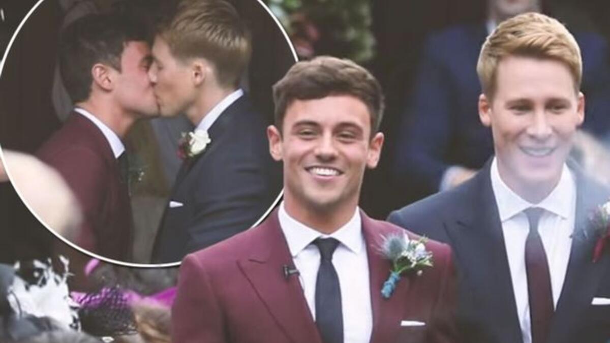 توم دالي وداستين لانس بلاك، تزّوجا في عام 2017 وأعلنا عن أنّهما سينجبا أول طفلٍ لهما في عيد الحب عن طريق أم بديلة.