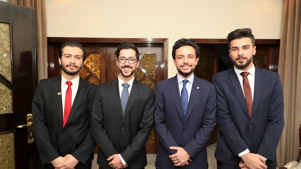 Crown Prince Al Hussein bin Abdullah II, meets with members of the Jordanian community in Bahrain and a group of Haqiq Initiative participants.
(Twitter/@RHCJO)
