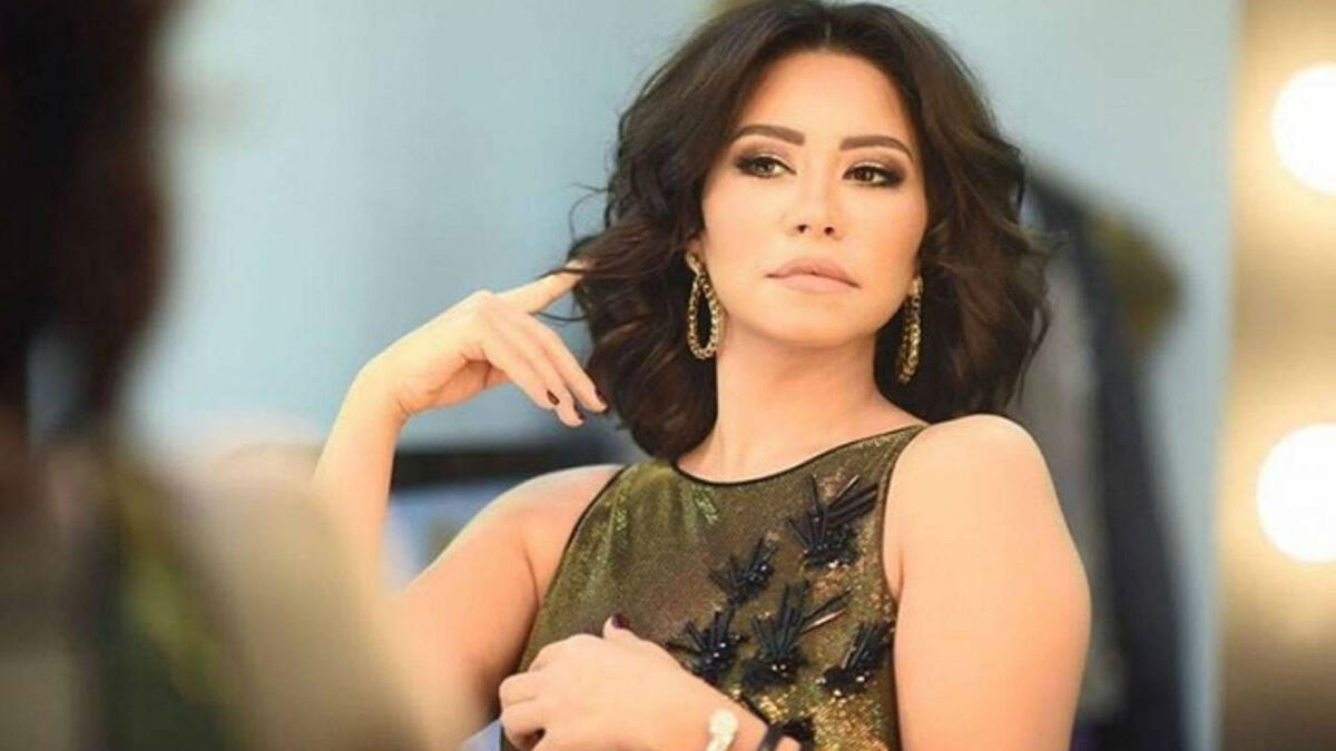 أزمة تونس: اتهمت بالسخرية والتطاول على تونس، حيث كانت تغني خلال حفل بمهرجان قرطاج، لتثير أزمة عندما قالت أن ابنتها لا تستطيع التفرقة بين تونس والبقدونس، في محاولة للمزاح مع الجماهير، إلا أنّ حديثها لاقى هجومًا عنيفًا اضطرّها للاعتذار للشعب التونسي.