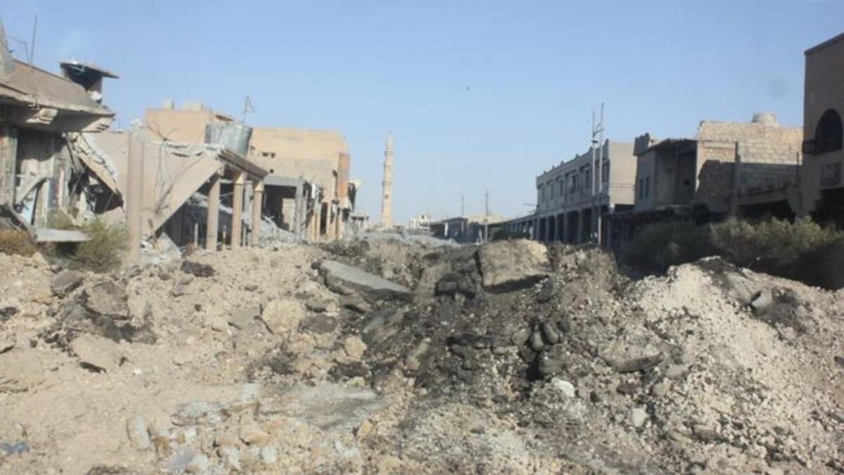 BBC

في قلب الصورة تبدو منارة جامع تلعفر الذي يقع في حي القلعة وسط القضاء.