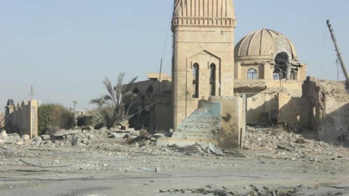 BBC

أثار القتال قرب جامع تلعفر الواقع في حي القلعة وسط القضاء