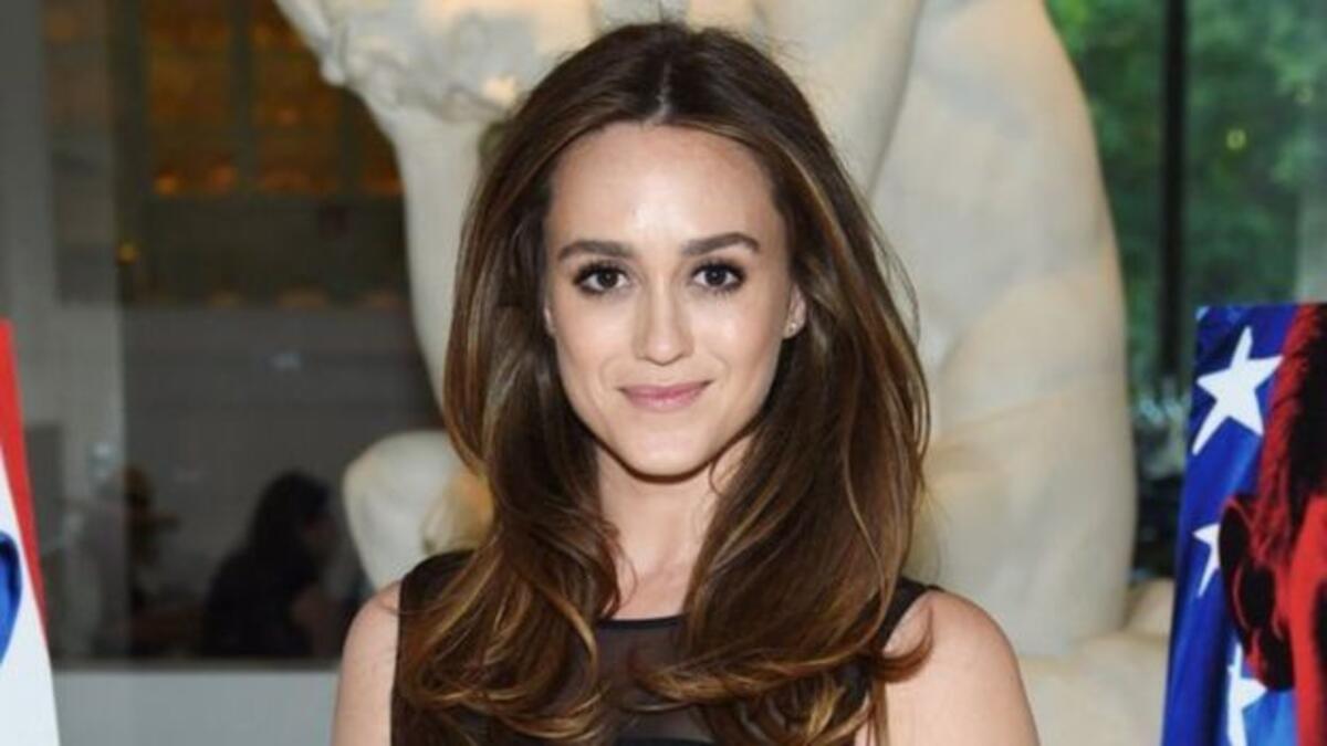 وقالت الممثلة جوردانا غرولنيك، إن جورج بوش الأب لمس جسدها في عام 2016، بعد لقاء على هامش عرض مسرحي شاركت فيه.