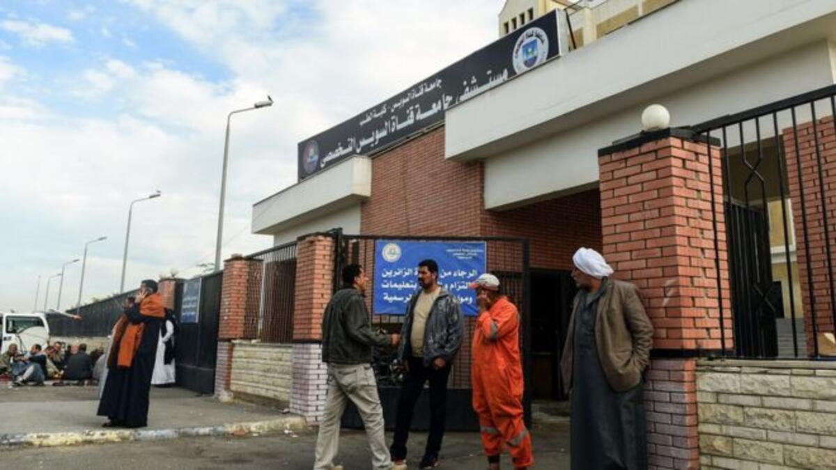 نُقلت بعض الحالات الحرجة  إلى مستشفيات الإسماعيلية، على الجانب الآخر من قناة السويس، لعدم توافر الإمكانات الطبية المناسبة.