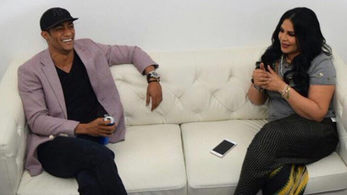 حرصت أحلام على زيارة الفنان محمد رمضان أثناء عرض مسرحيته أهلا رمضان ووجه رمضان الشكر لأحلام ونشر عبر فيس بوك صورة تجمعهما معلقا” النجمة الإماراتية أحلام  نورتي أمس مسرح الهرم وسعدت بمعرفتك عن قرب.تمنياتي لكي بالتوفيق في حفلتك القادمة ببلدك الثاني مصر العظيمة”.