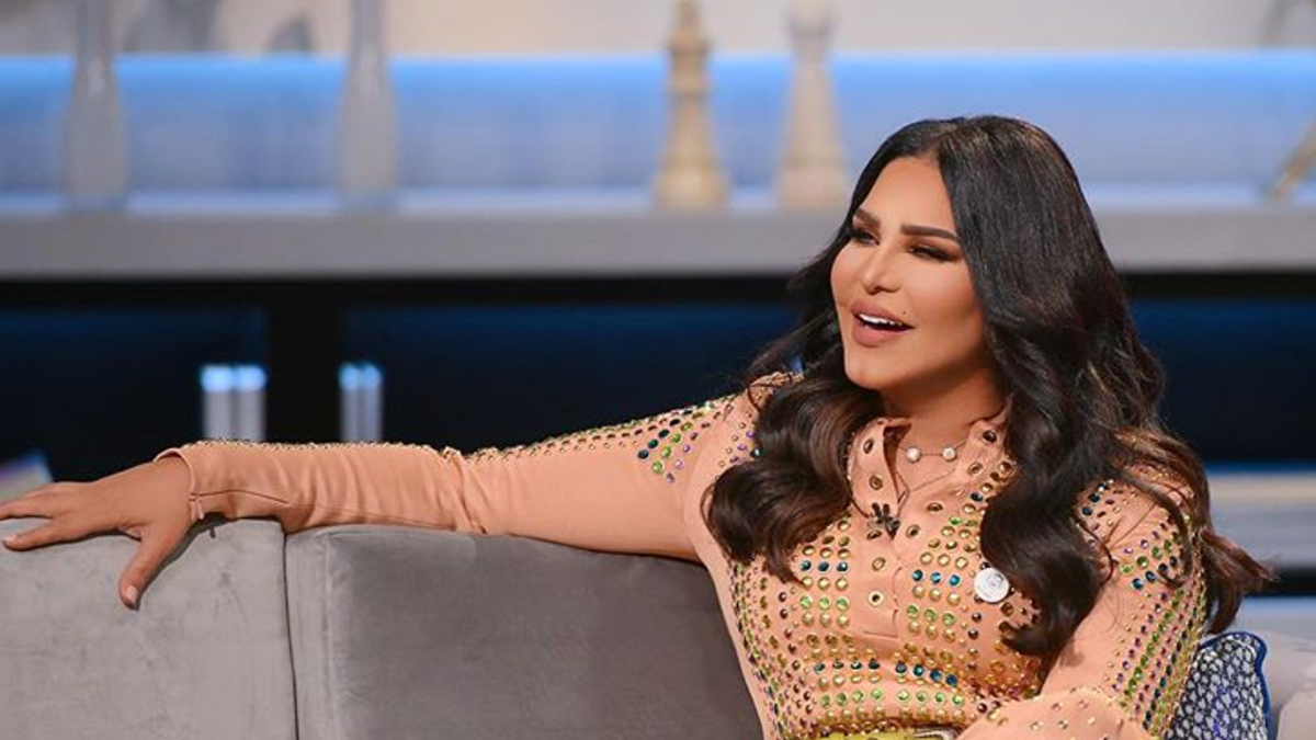 تعرّض أحلام لانتقادات واسعة وذلك بسبب تصريحها عن عدم اقتناعها بالسماح للمرأة السعودية بالقيادة، إلا أنها عادت فيما بعد وأوضحت أنها تحترم المرأة السعودية وتشجعها على القيادة والاعتماد على نفسها في شتى المجالات.