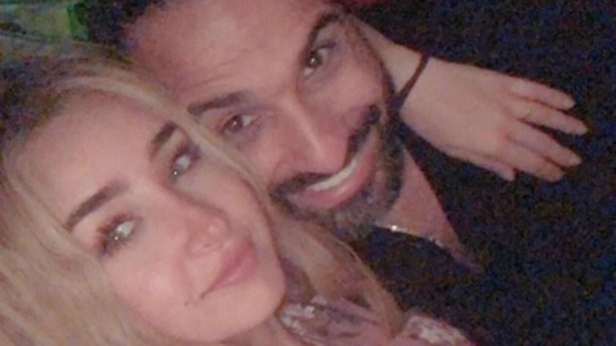 The couple met for the first time in the premiere of the film Harb Karmouz