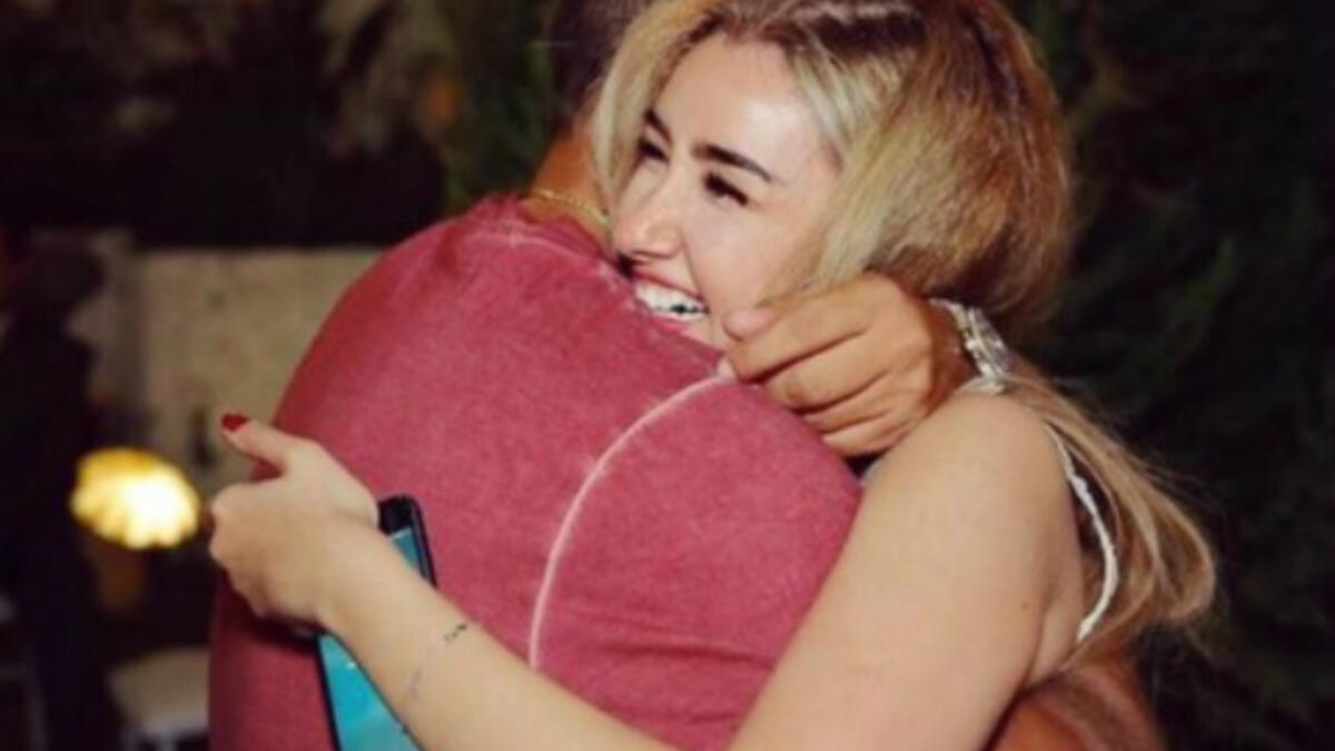 The couple met for the first time in the premiere of the film Harb Karmouz