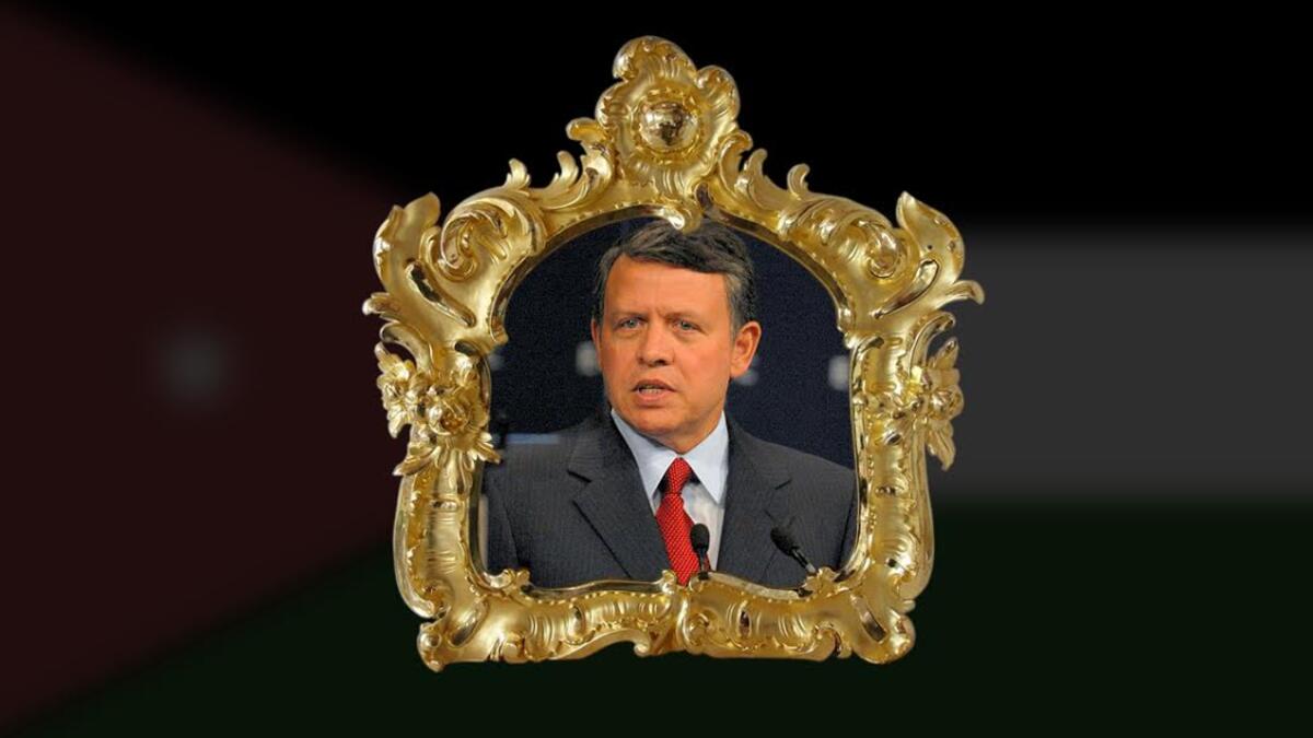 There are pictures of King Abdullah II at every school, restaurant, and vegetable stand. Make a game of it! Find Sporty King, Military King, Family Man King, “raise-the-roof-hands” King. Thank God this isn’t the case for the US, or else we might be forced to stare at Trump’s fake hair now that he's been elected President.