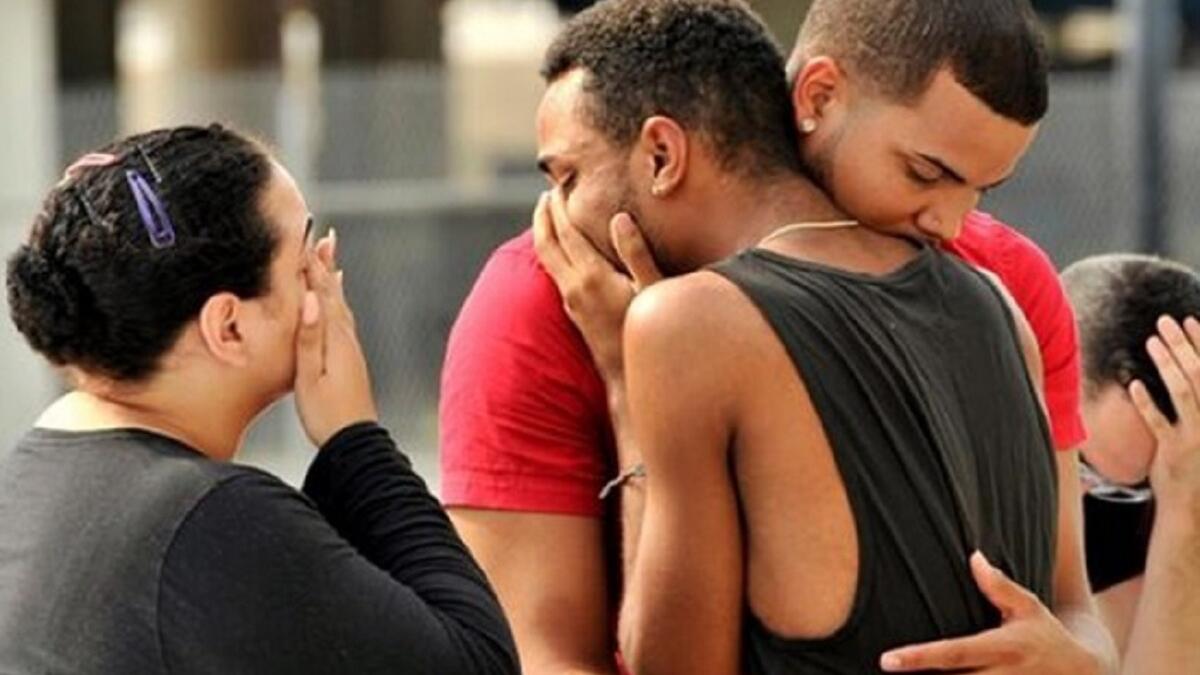 زار عمر متين السعودية في 2011 و2012 وأدى مناسك العمرة على مدى عشرة أيام في مارس/آذار 2011 وعلى مدى ثمانية أيام في مارس/آذار من العام التالي. وقال مسؤول أميركي، إن سجل تنقل متين يشير إلى أنه زار الإمارات العربية المتحدة فيما يبدو في إحدى رحلاته.