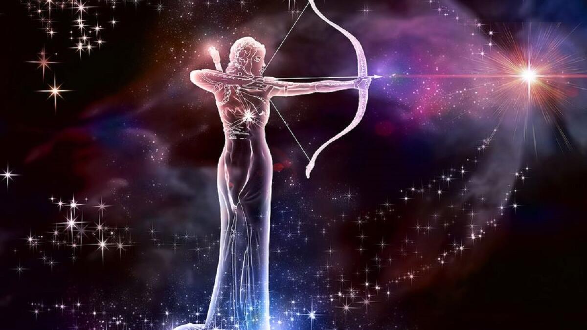 برج القوس:"سنة المواجهة "
انها من اصعب السنوات عليك مما يجعل الصعاب متواجدة امامك بجميع الاتجاهات،فمنكم من يتاثر وضعه الصحي وقد تتوتر اموره العائلية اوالعملية وربما بعضكم يقع بقطيعة مع شريك حياته اذا هذه سنة صعبة ومهمة جدا لك فلا تجعل الكأبة تسيطرعليك