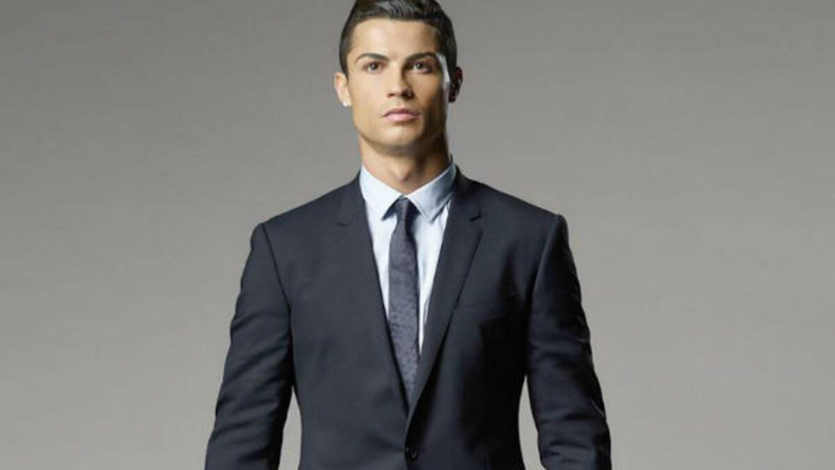 البرتغالي كريسنيانو رونالدو: اتّهمته عارضة أزياء أمريكية سابقة باغتصابها في  أحد فنادق لاس فيغاس عام 2009.