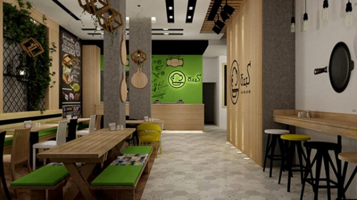 الدكتور مصطفى بسيوني مدير المطعم الجديد وصاحب فكرة المشروع تحدى الضجة وأصر على مواجهة النمطية والأفكار التقليدية