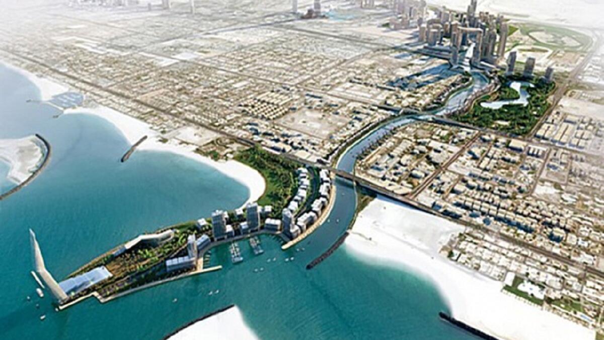 مشروع "قناة دبي المائية"، أحد أهم مشاريع دبي السياحية، والذي تقدر تكلفته نحو ملياري درهم، وتعود أهميته لربط القناة بين منطقة الخليج التجاري ومياه الخليج العربي مرورا من وسط مدينة دبي جميرا ، ومن المتوقع ان يكتمل المشروع بحلول منتصف العام الحالي .