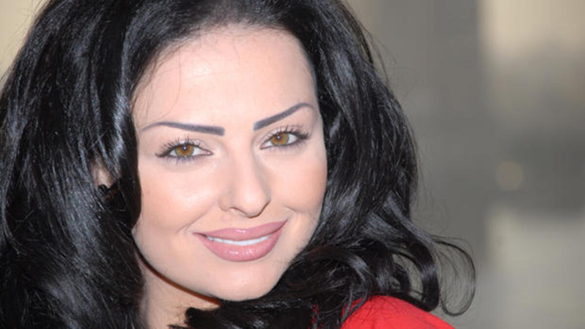 ديانا كرزون  30 أكتوبر 1983: طرحت أغنية جديدة بعنوان "سمعني" من كلمات عثمان المنصوري، ألحان يوسف العماني، توزيع حسام الدين.