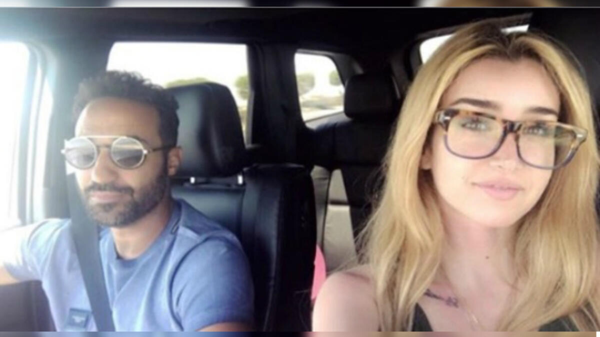 The couple met for the first time in the premiere of the film Harb Karmouz