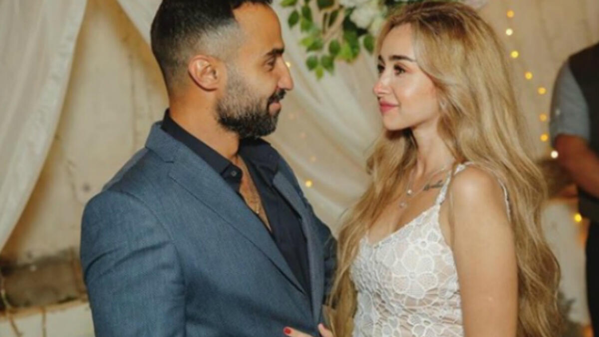 The couple met for the first time in the premiere of the film Harb Karmouz