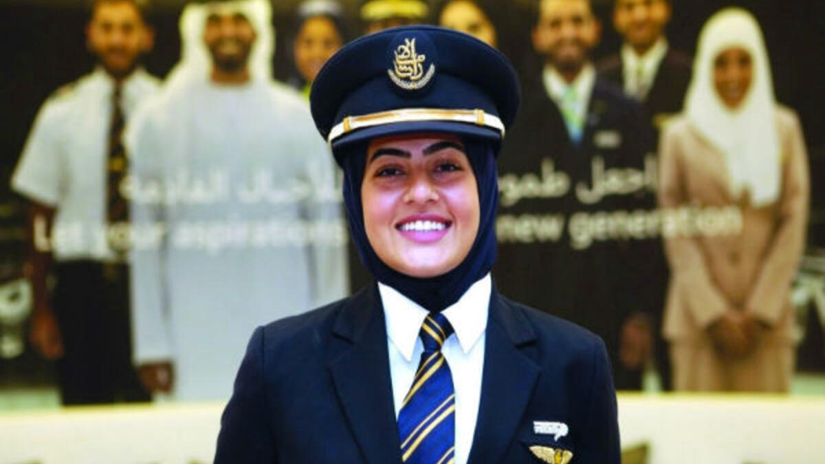 تسعى بخيتة المهيري، وهي طيار مساعد في فريق عمل مجموعة «طيران الإمارات»، عبر سفرها الدائم حول العالم، إلى نقل الثقافة المحليّة، وصورة الفتاة الإماراتية للعالم