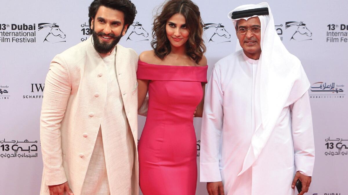 انطلق ثاني أيام المهرجان، بعرضٍ أول للفيلم الهندي "بيفكر"، والذي يعرض ضمن برنامج "سينما العالم"، بحضور أبطال العمل فاني كابور ورانفيير سينج.