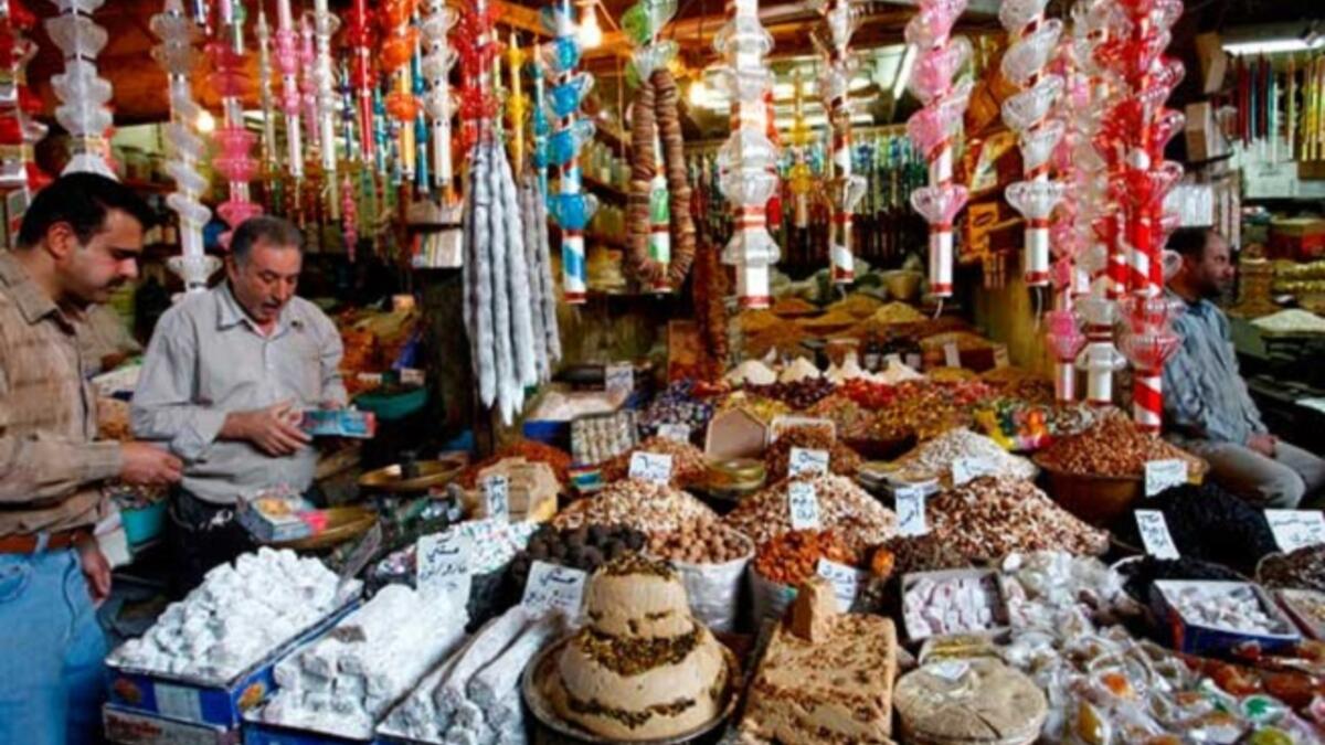 يمنع في العراق المجاهرة بالإفطار ومحاسبة الذين ينتهكون حرمة هذا الشهر حيث يتم وضعهم في السجن وإطلاق سراحهم قبل عيد الفطر.