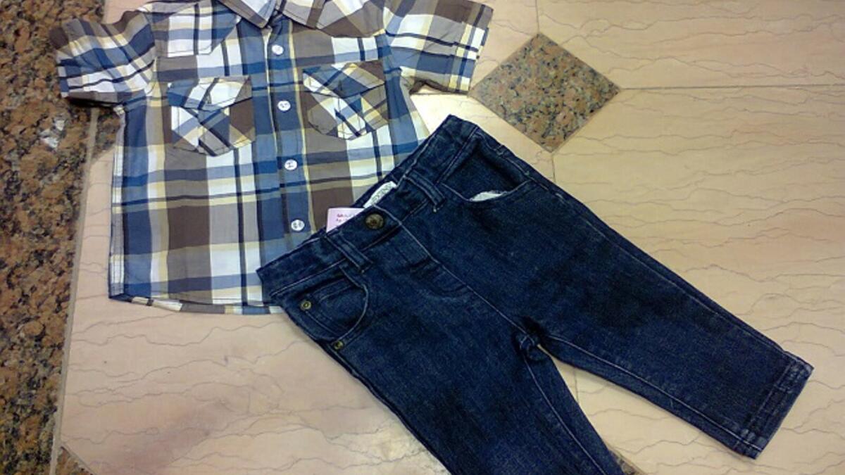 تصوير ثياب العيد: انتشرت صور ثياب العديد من قبل الشباب والفتيات على مواقع التواصل والغريب عدم اخفاء بعضهم للالبسة الداخلية فرحين بها!