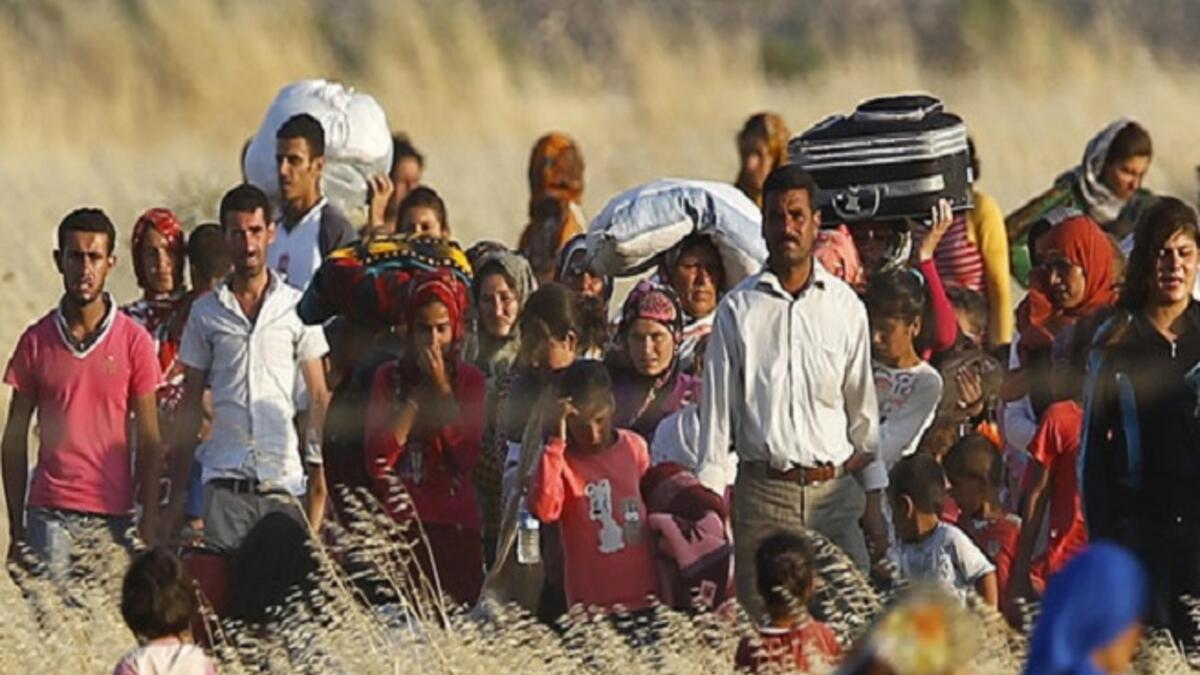 ارتفع عدد المدنيين الذين قتلهم تنظيم الدولة الاسلامية في "كوباني" ومحيطها منذ بدء هجومه الخميس إلى 206، بعد العثور على مزيد من الجثث اليوم"، بالاشارة  إلى أن معظم الجثث عليها آثار طلقات رصاص. وبين القتلى نساء وأطفال.