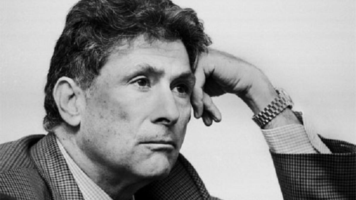 إدوارد سعيد مُنظر أدبي فلسطيني كان أستاذا جامعيا للغة الإنكليزية والأدب المقارن في جامعة كولومبيا ومن الشخصيات المؤسسة لدراسات ما بعد الكولونيالية كما كان مدافعا عن الشعب الفلسطيني، وصفه روبرت فيسك بأنه أكثر صوت فعال في الدفاع عن القضية الفلسطينية.