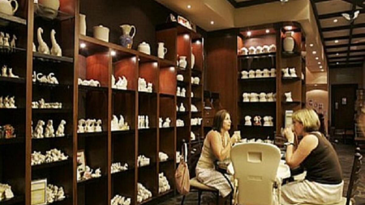 سيراميك كافيه: هو مطعم عائلي لطيف يقدّم طعام مع نشاطات التلوين على السيراميك للأطفال وبعد أن ينهوا تلوينهم  يقوم المطعم بشوي السيراميك ليأخذه الأطفال كما لونوه بعد عدة أيام.