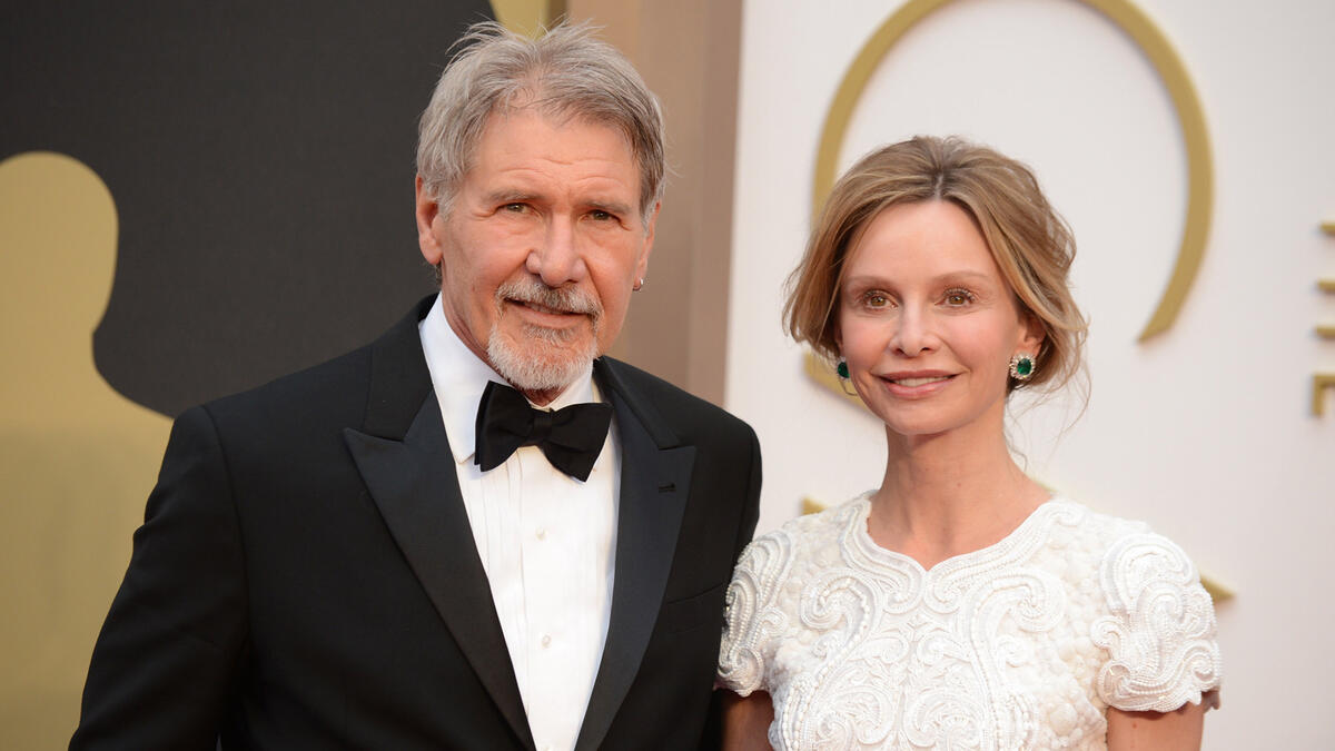 تزوج الممثل "هاريسون فورد"  من الممثلة الأمريكية "كاليستا فلوكهارت" والتي تصغره بـ22 عامًا.