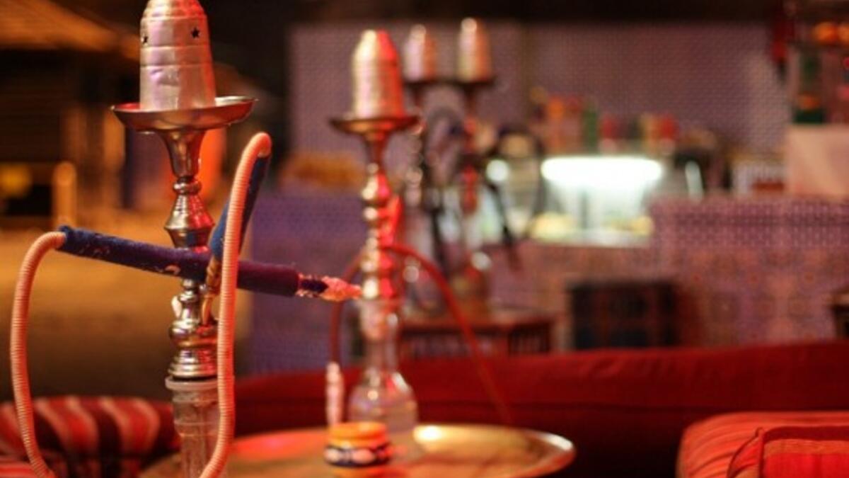 عدم التواجد في الأماكن التي يتواجد بها مدخنين مثل بعض الكافيهات.