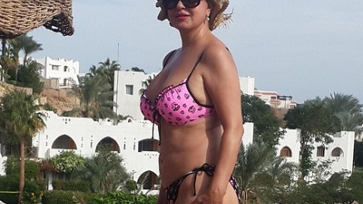 نشرت الفنانة مادلين مطر صورتها بـ”المايوه” مما عرضها لموجة من السخرية على اعتبار بأن سنها لا يسمح لها بارتداء المايوه وردت على كل منتقديها قائلة: "للمنفسن اللي على هلق على اني (على ابواب الخمسين) ولابسة كاش مايوة بقول لة انا حرة وجسدي نقي وجميل وانا احبه وانت تنفلق".