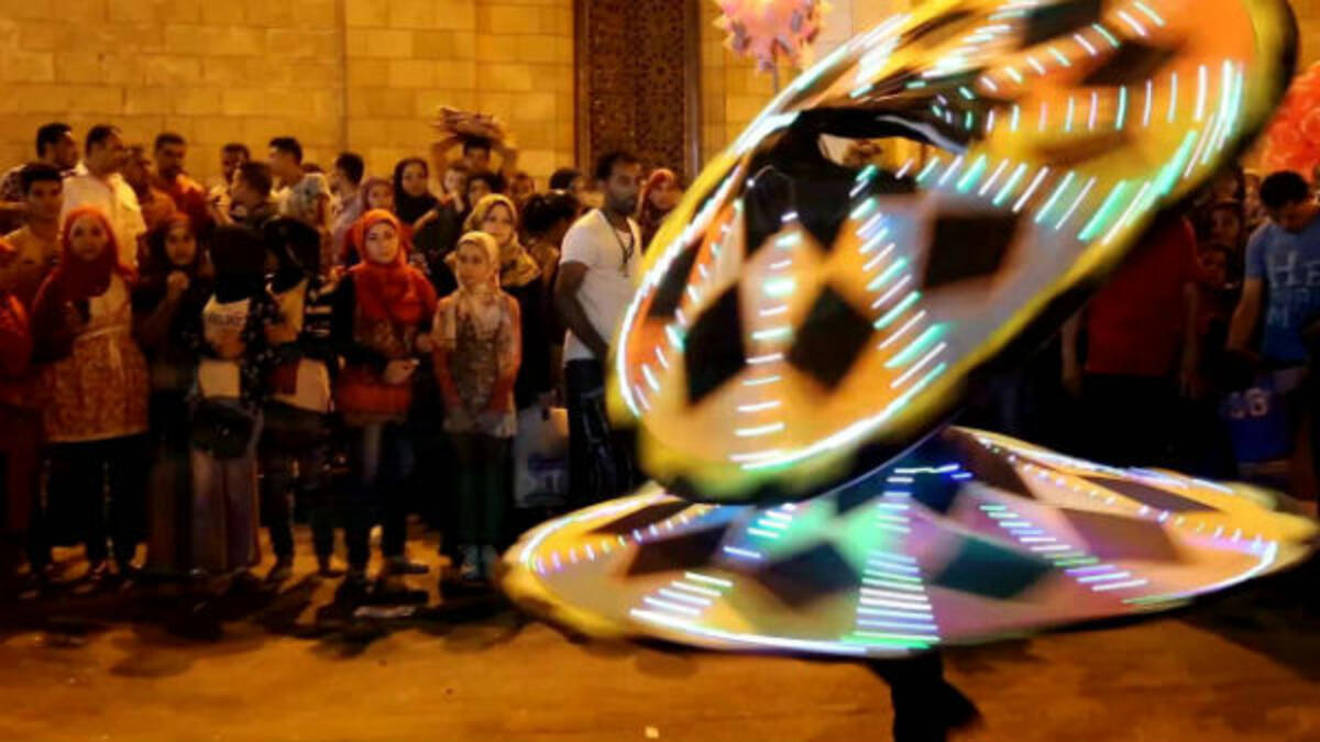 مصر: تتوجه إلى القاهرة للاحتفال بشهر رمضان وسط أجواء لا تقارن من البهجة والزينة والفوانيس، حيث تعد هذه الوجهة السياحية فرصة رائعة لزيارة العديد من الأماكن التاريخية التي يتجلى فيها روعة التقاليد والعادات الموروثة فيما يتعلق بالاحتفال بقدوم الشهر الكريم