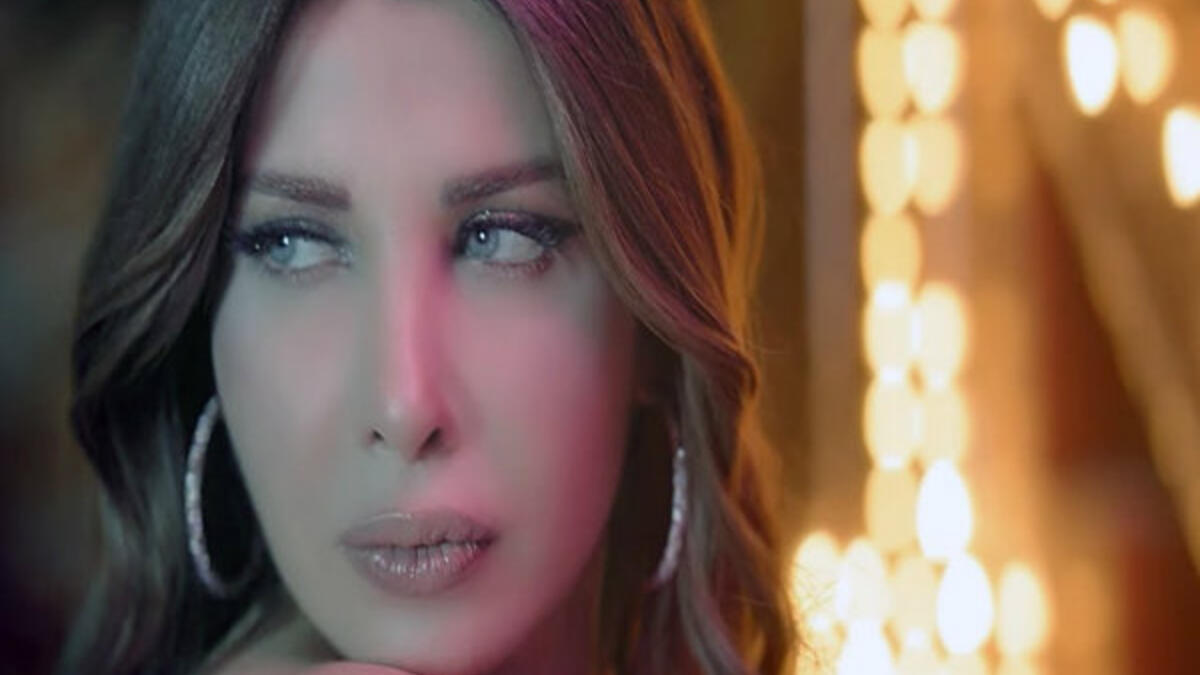 نانسي عجرم: في 2005  كانت صاحبة أزمة شهيرة بعد أن تم تسريب مقطع فيديو لها وهي في صالون تجميل نسائي خلال خضوعها لجلسة ليزر لينتشر كالنار في الهشيم.